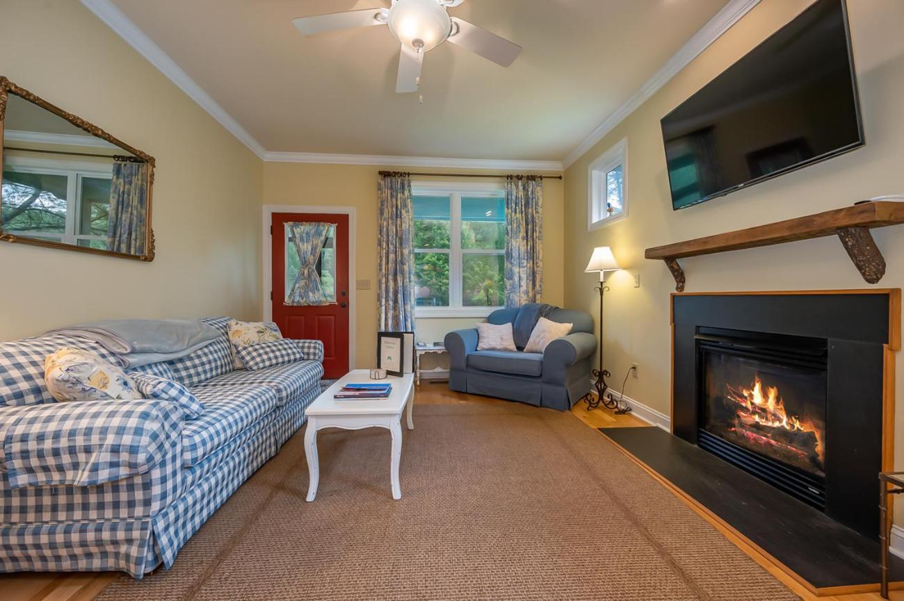 Buttercup Cottage แอชวิลล์ ภายนอก รูปภาพ